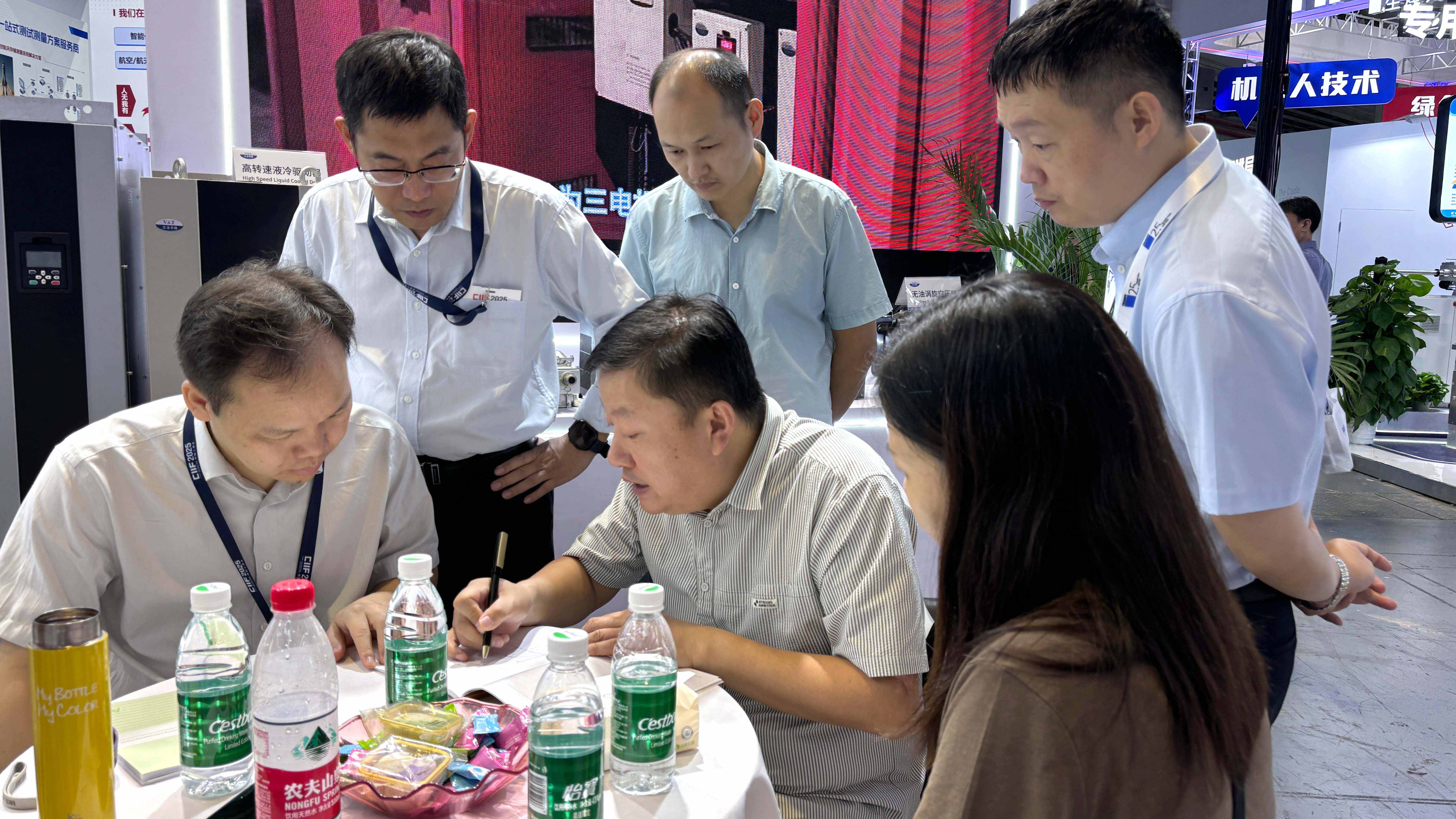 太阳成tyc7111cc2025上海工博会圆满收官! 太阳成tyc7111cc2025上海工博会圆满收官!